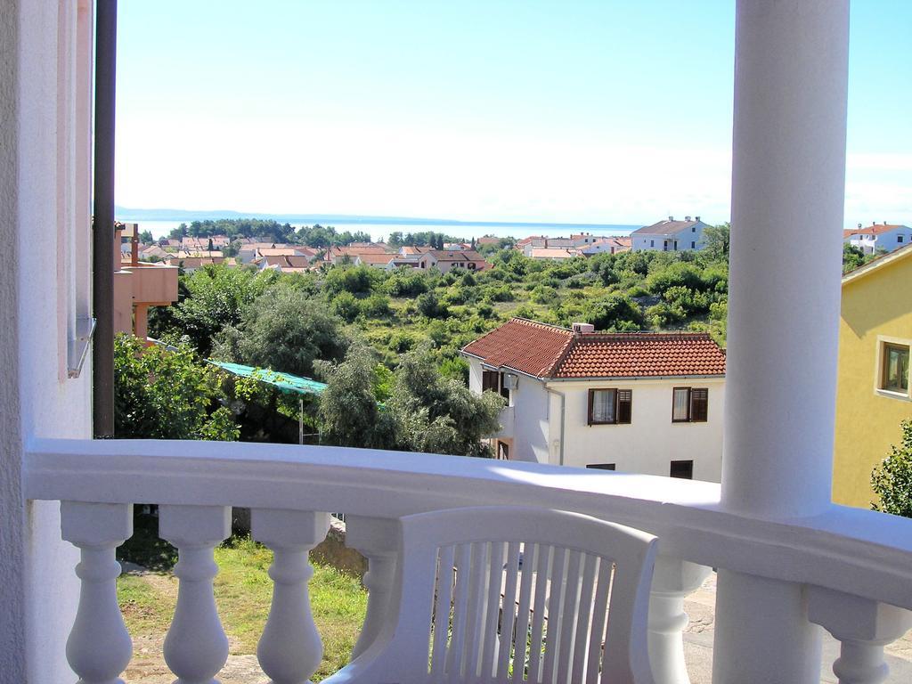 Apartments Kristina Krk Town Exterior photo