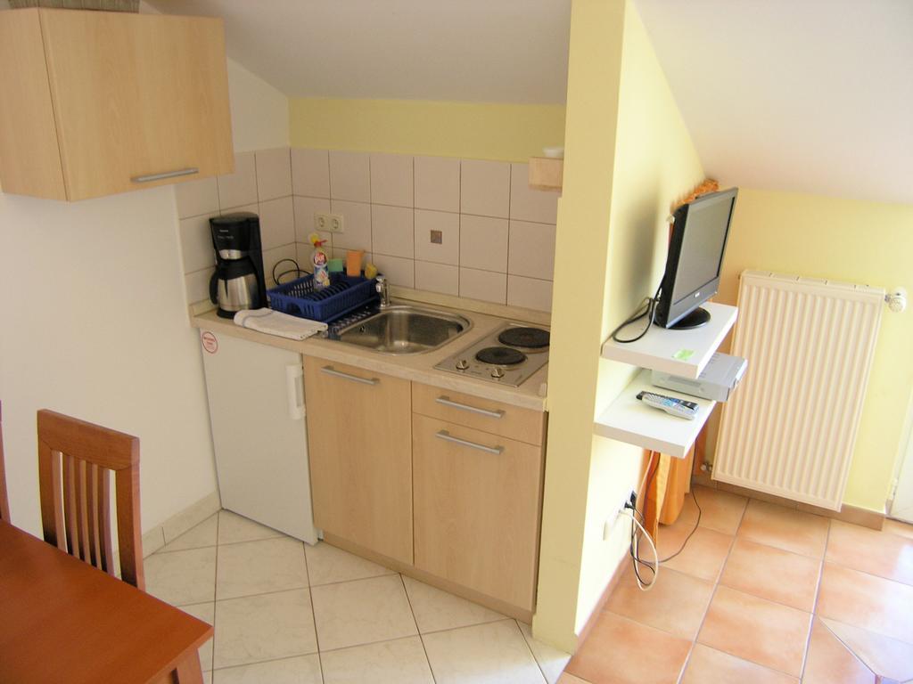 Apartments Kristina Krk Town Exterior photo