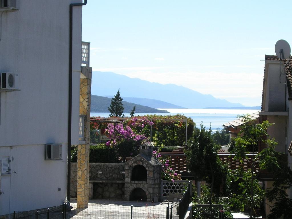 Apartments Kristina Krk Town Exterior photo