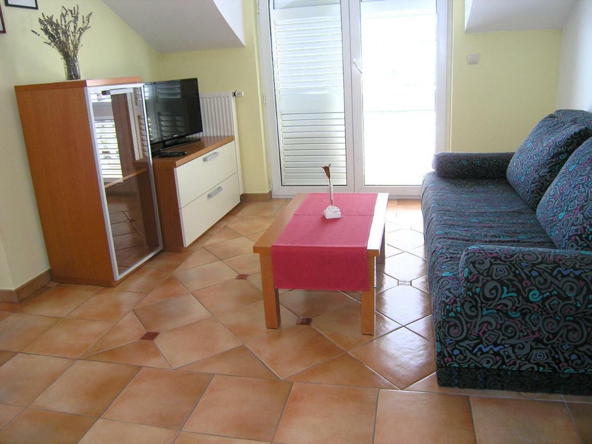 Apartments Kristina Krk Town Exterior photo